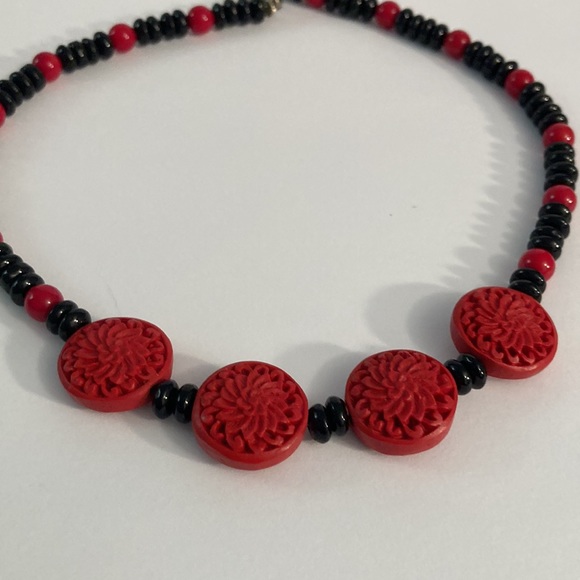 Cinnabar choker with black and red beads, Vintage necklace - Picture 2 of 6